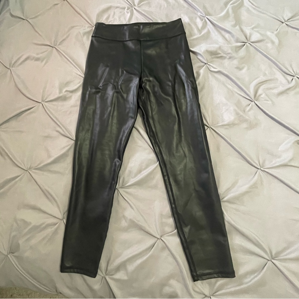 Abercrombie & Fitch Womens faux leather pants